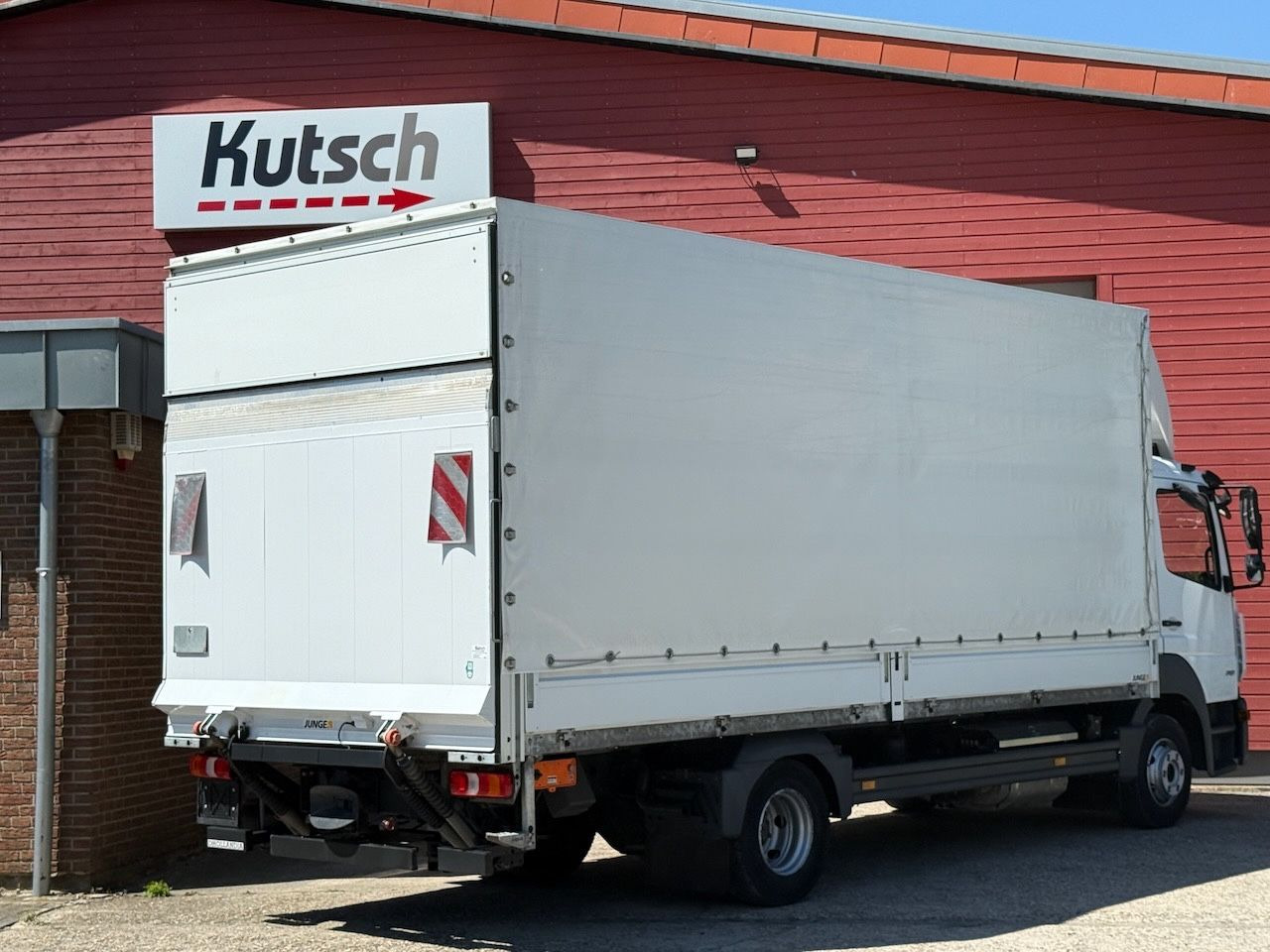 Mercedes-Benz Atego 818L Plane, Ladebordwand, Klima, AHK - Tent veoauto: pilt 3 Mercedes-Benz Atego 818L Plane, Ladebordwand, Klima, AHK - Tent veoauto: pilt 3
