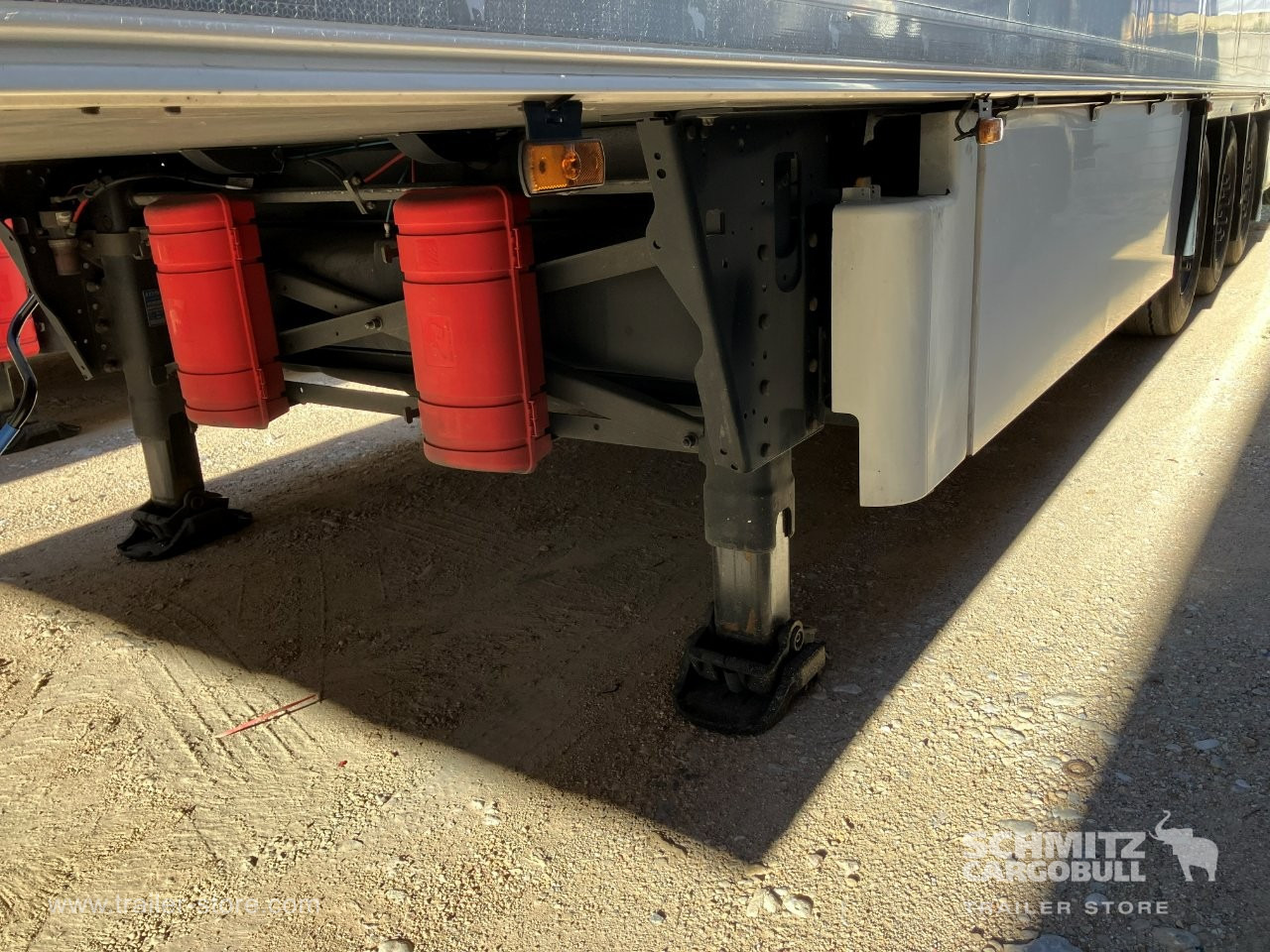 SCHMITZ Semiremolque Frigo Standard Double deck - Isotermiline poolhaagis: pilt 2 SCHMITZ Semiremolque Frigo Standard Double deck - Isotermiline poolhaagis: pilt 2
