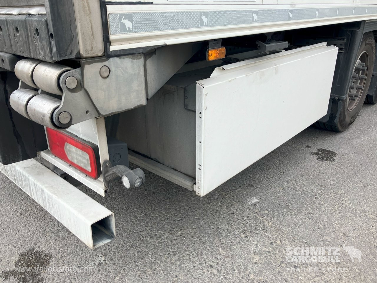SCHMITZ Semiremolque Frigo Standard - Isotermiline poolhaagis: pilt 2 SCHMITZ Semiremolque Frigo Standard - Isotermiline poolhaagis: pilt 2