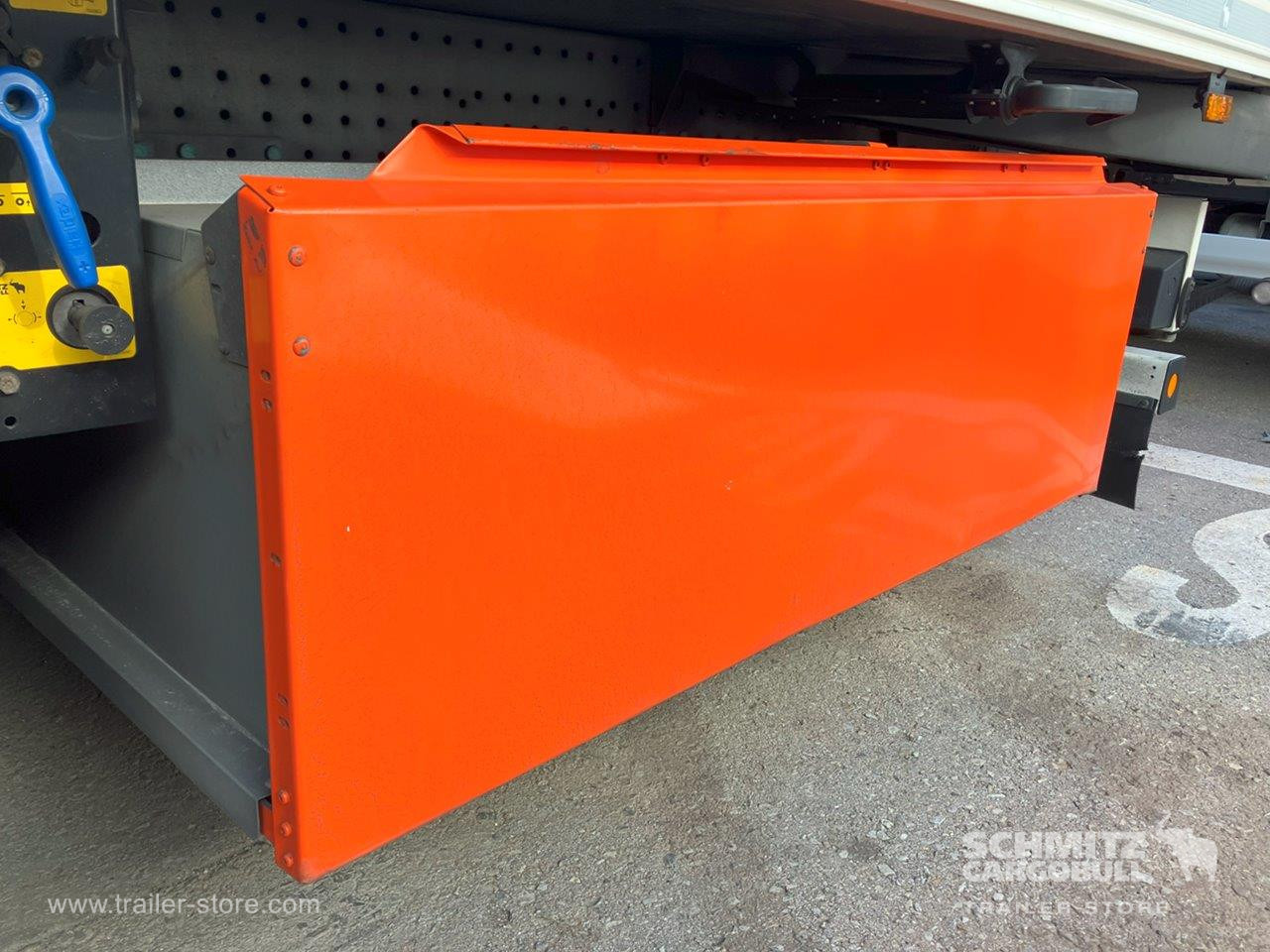 SCHMITZ Semiremolque Frigo Standard - Isotermiline poolhaagis: pilt 4 SCHMITZ Semiremolque Frigo Standard - Isotermiline poolhaagis: pilt 4