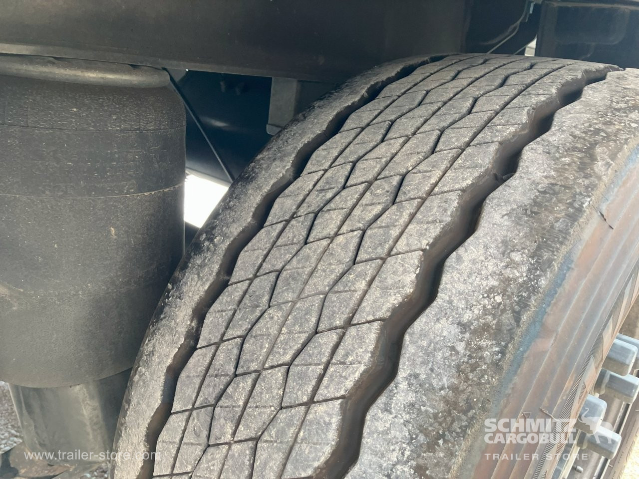 SCHMITZ Semiremolque Frigo Standard - Isotermiline poolhaagis: pilt 5 SCHMITZ Semiremolque Frigo Standard - Isotermiline poolhaagis: pilt 5