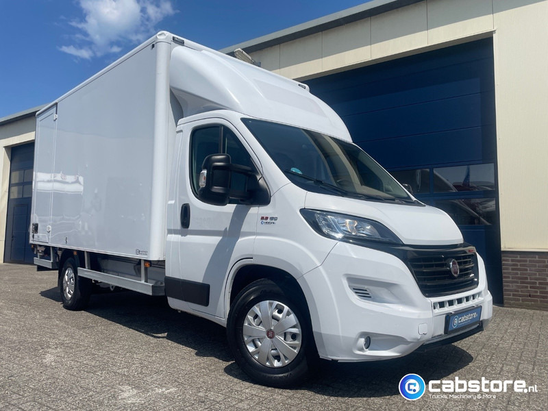 Fiat Ducato 2.3 Multijet 160 Pk Euro 6 - Bouwjaar 2021 - Handgeschakeld 6 speed - Airco - 3 zitplaatsen - Laadklep - Kasti veoauto: pilt 1 Fiat Ducato 2.3 Multijet 160 Pk Euro 6 - Bouwjaar 2021 - Handgeschakeld 6 speed - Airco - 3 zitplaatsen - Laadklep - Kasti veoauto: pilt 1