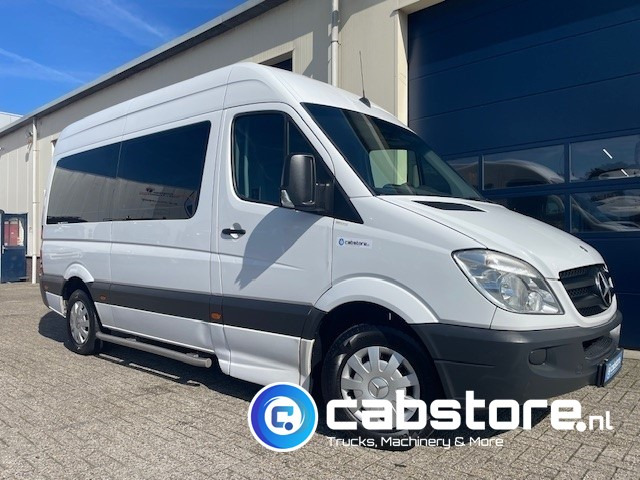 Mercedes-Benz SPRINTER 211 CDI - L2/H2- Automatische versnellingsbak - 9 Persoons - Bouwjaar 2009 - APK tot 17-01-2026 ! - Side bars - Privacy glas - Airco - Väikebuss, Mikrobuss: pilt 1 Mercedes-Benz SPRINTER 211 CDI - L2/H2- Automatische versnellingsbak - 9 Persoons - Bouwjaar 2009 - APK tot 17-01-2026 ! - Side bars - Privacy glas - Airco - Väikebuss, Mikrobuss: pilt 1
