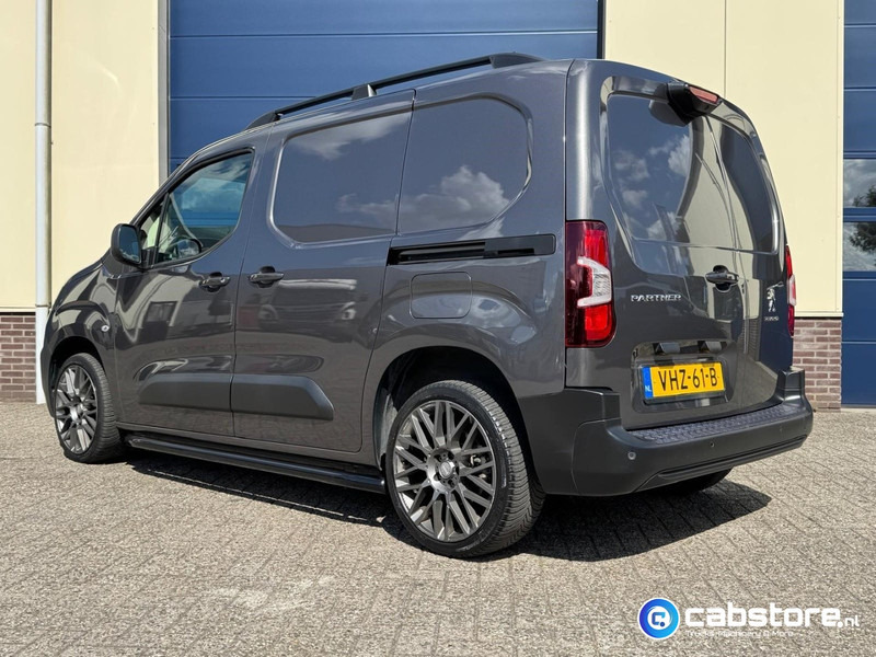 Peugeot Partner 1.5 Blue HDI Asphalt Euro 6 - Gesloten bestelwagen - Bouwjaar 2021 - Km 45.128 !! - Luxe uitvoering - Zeer mooi !! - Väike kaubik: pilt 3 Peugeot Partner 1.5 Blue HDI Asphalt Euro 6 - Gesloten bestelwagen - Bouwjaar 2021 - Km 45.128 !! - Luxe uitvoering - Zeer mooi !! - Väike kaubik: pilt 3