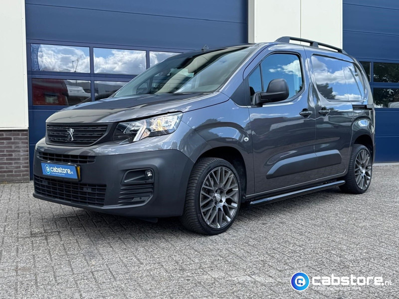 Peugeot Partner 1.5 Blue HDI Asphalt Euro 6 - Gesloten bestelwagen - Bouwjaar 2021 - Km 45.128 !! - Luxe uitvoering - Zeer mooi !! - Väike kaubik: pilt 1 Peugeot Partner 1.5 Blue HDI Asphalt Euro 6 - Gesloten bestelwagen - Bouwjaar 2021 - Km 45.128 !! - Luxe uitvoering - Zeer mooi !! - Väike kaubik: pilt 1