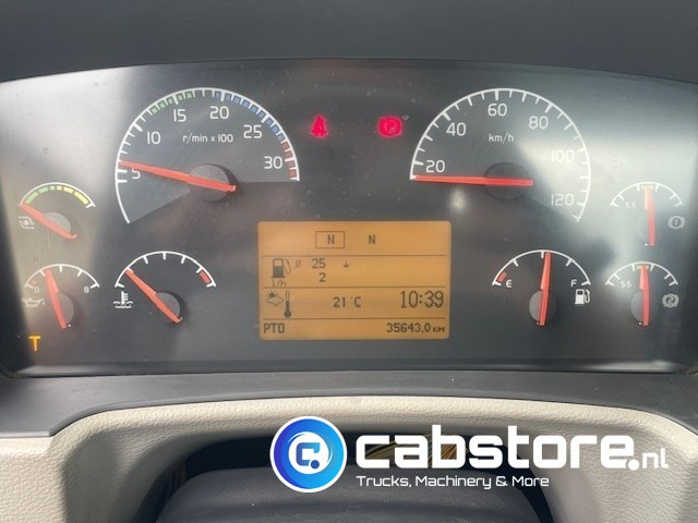 Kallurauto, Kraanaga veoauto Volvo FL 240 4x2 Euro 5 - Kipper - MKG HLK 45 a2 Autolaadkraan - Bouwjaar 2012 - APK 18-10-2025 - ORIGINAL Km 35.640 !!!! - Good condition !!: pilt 16