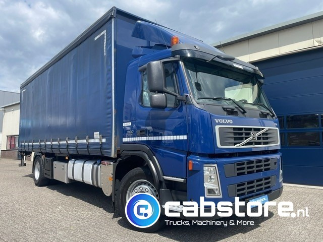 Volvo FM9 4X2R FAL9.0 RAD-A4 Volvo FM300 4x2 Euro 5 bakwagen - Schuifzeilen - Laadklep 2000 kg - Bouwjaar 2008 - Kooi-Aap heftruck - Tarbesõiduk furgoon: pilt 1 Volvo FM9 4X2R FAL9.0 RAD-A4 Volvo FM300 4x2 Euro 5 bakwagen - Schuifzeilen - Laadklep 2000 kg - Bouwjaar 2008 - Kooi-Aap heftruck - Tarbesõiduk furgoon: pilt 1