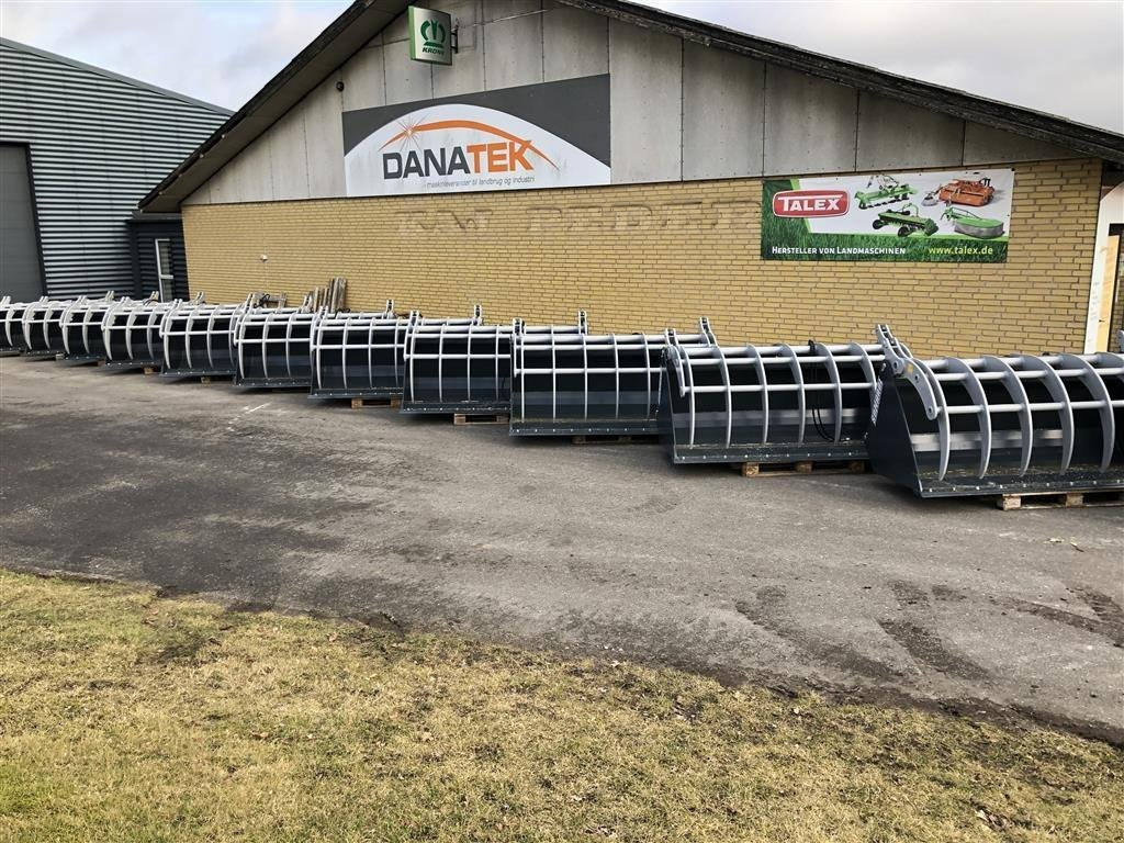 Sonarol Sonarol Heavy Duty Multiskovl - Esilaadur traktorile: pilt 1 Sonarol Sonarol Heavy Duty Multiskovl - Esilaadur traktorile: pilt 1