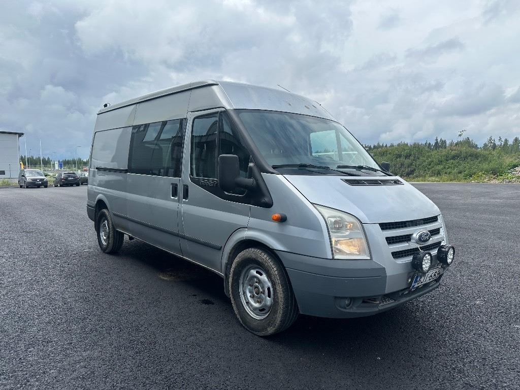 Ford Transit T350 4X4 huoltohyllyt - Kaubik: pilt 2 Ford Transit T350 4X4 huoltohyllyt - Kaubik: pilt 2