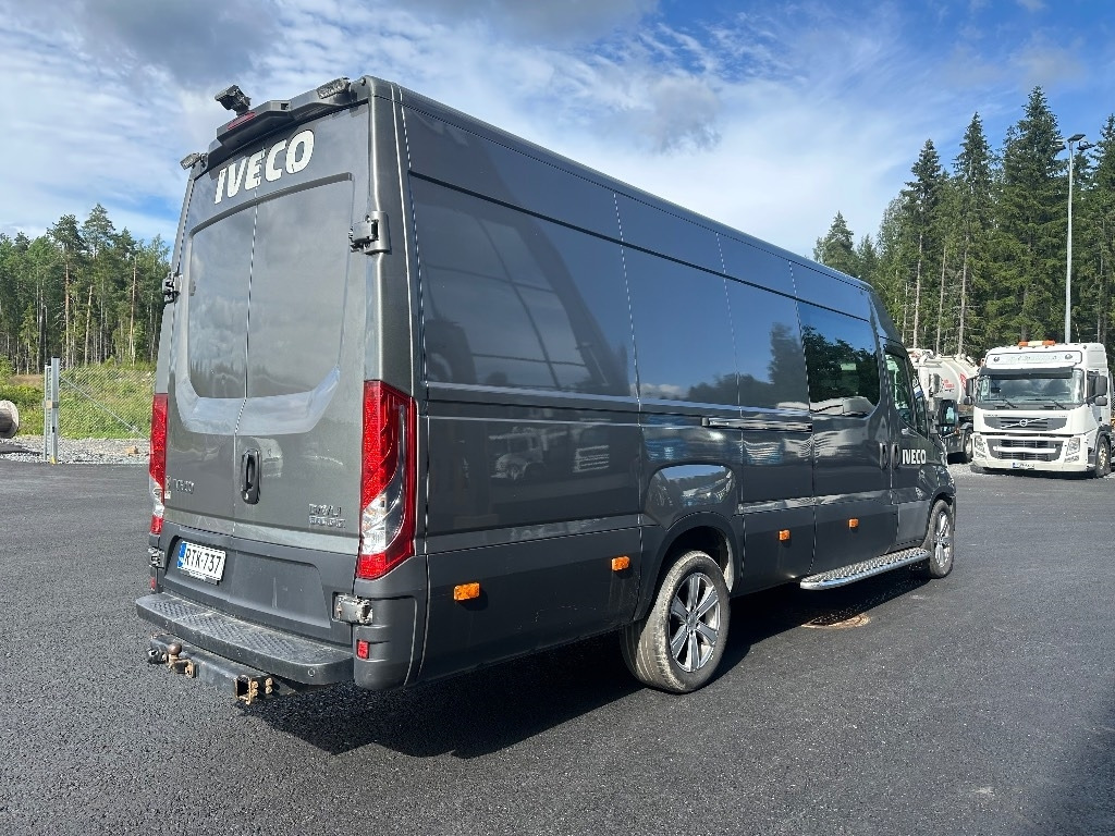 Iveco Daily 35S18A8 1+5 hlö retkeilyauto - Kaubik: pilt 4 Iveco Daily 35S18A8 1+5 hlö retkeilyauto - Kaubik: pilt 4