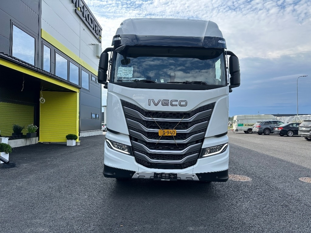 Iveco S-Way AS26S50 NP 2xLNG 6x2*4 - Kabiinišassiiga veoauto: pilt 2 Iveco S-Way AS26S50 NP 2xLNG 6x2*4 - Kabiinišassiiga veoauto: pilt 2