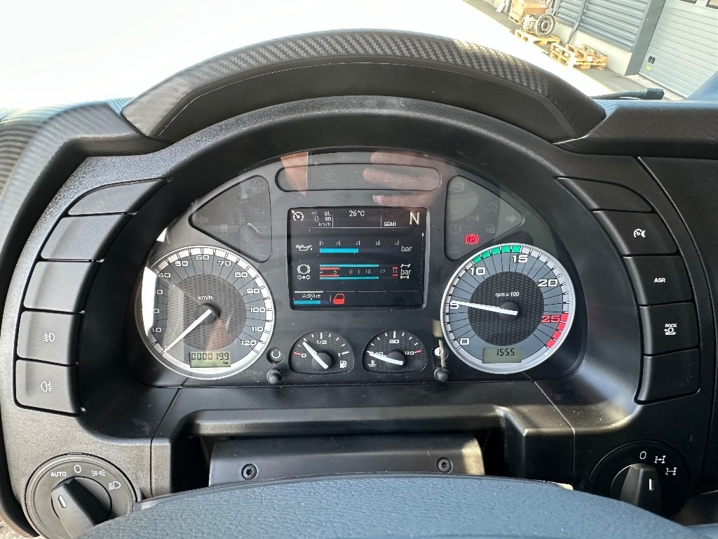 Uus Kabiinišassiiga veoauto Iveco T-Way 410T510 8x4: pilt 18