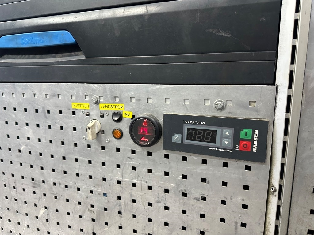 Kaubik Renault Master Huoltoauto: pilt 14