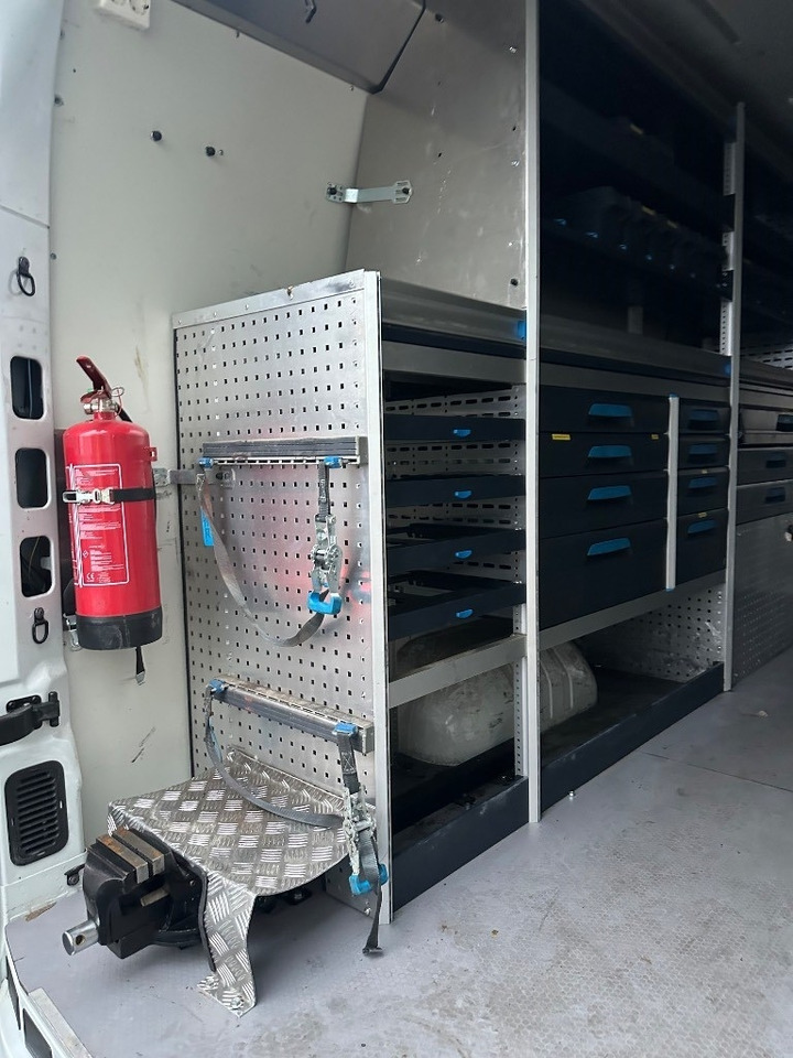 Kaubik Renault Master Huoltoauto: pilt 8