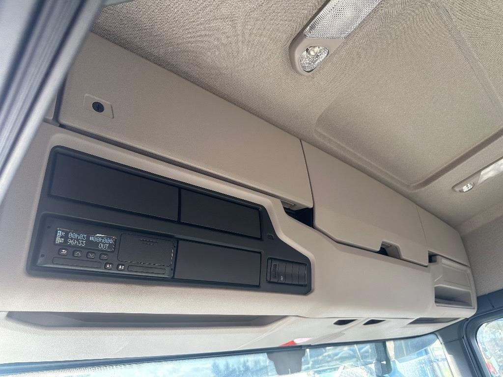 Kasti veoauto Scania P250: pilt 12