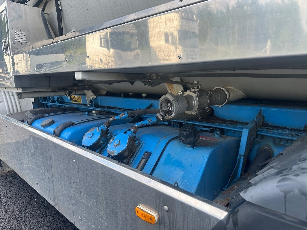 Scania P340 6x2*4 - Vaakumveok: pilt 5 Scania P340 6x2*4 - Vaakumveok: pilt 5