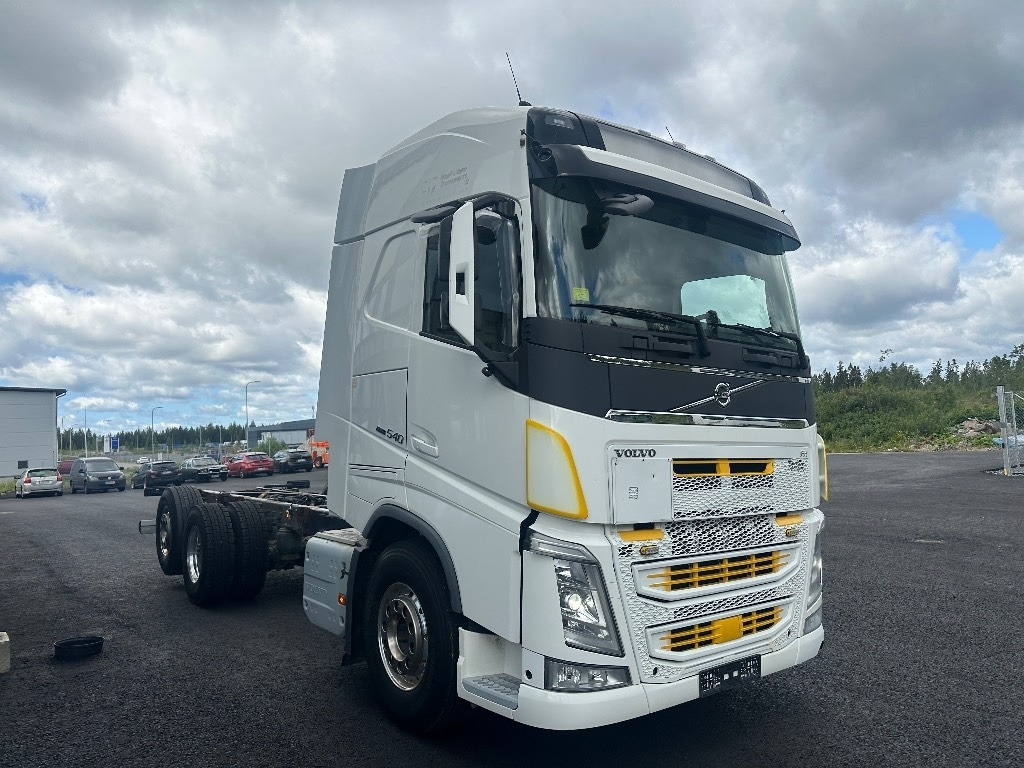 Volvo FH13 540 6x2*4 - Kabiinišassiiga veoauto: pilt 2 Volvo FH13 540 6x2*4 - Kabiinišassiiga veoauto: pilt 2