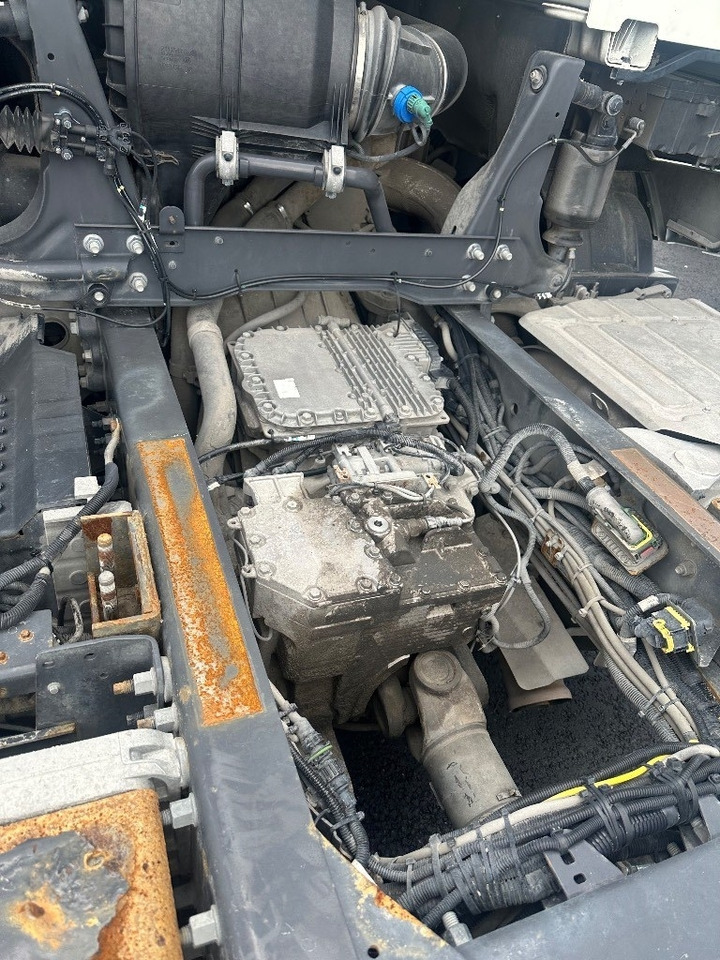 Kabiinišassiiga veoauto Volvo FH13 540 6x2*4: pilt 9