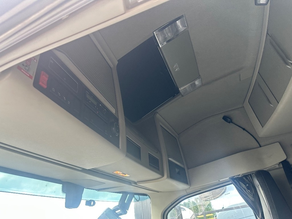 Kabiinišassiiga veoauto Volvo FH13 540 6x2*4: pilt 13