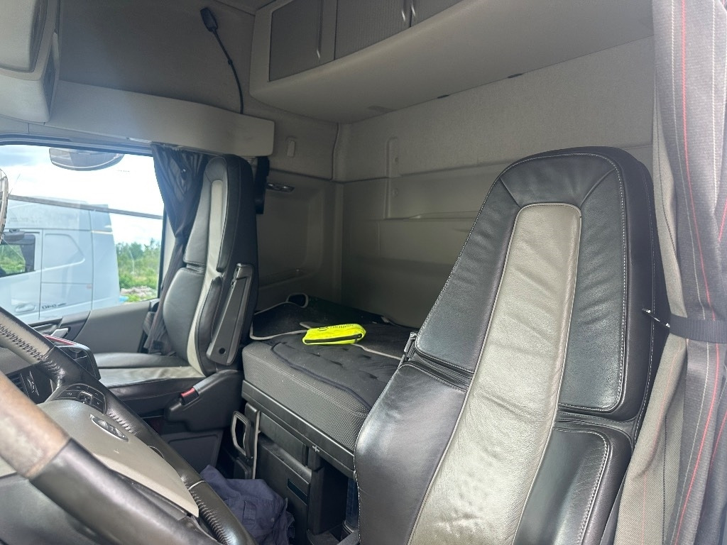 Kabiinišassiiga veoauto Volvo FH13 540 6x2*4: pilt 14