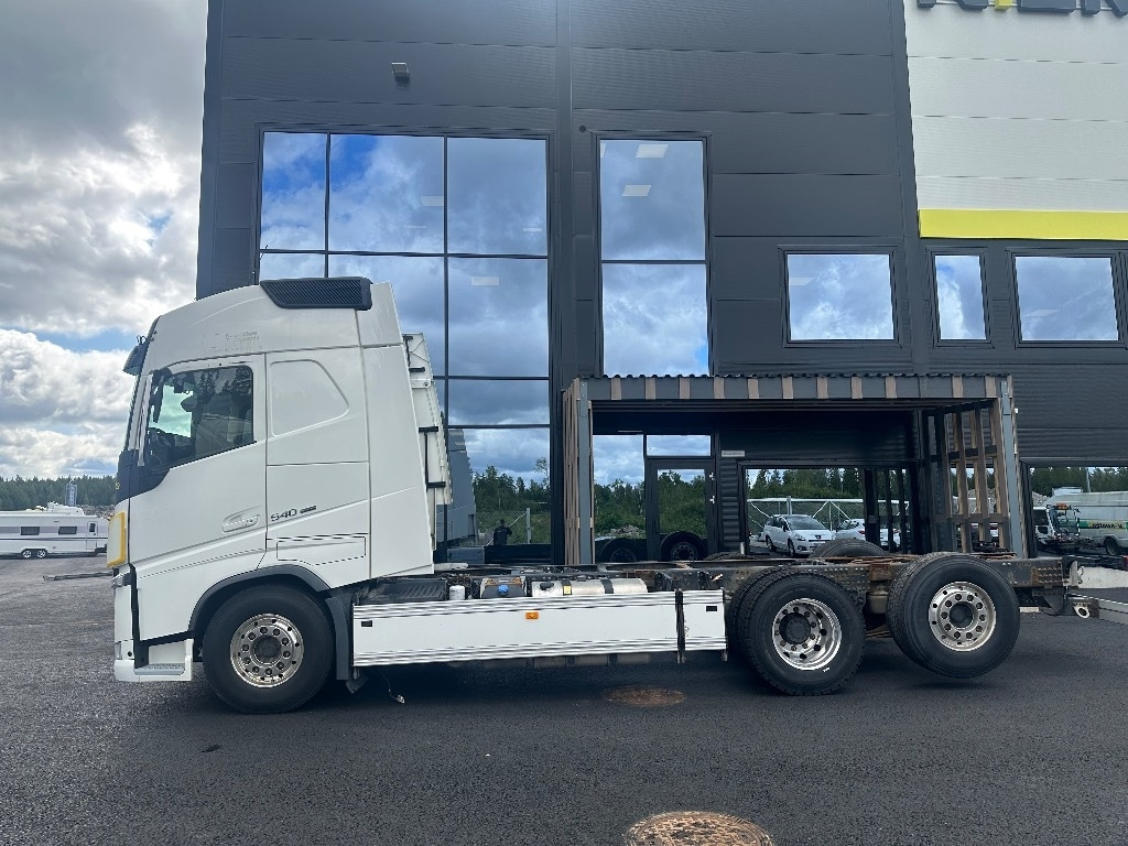 Kabiinišassiiga veoauto Volvo FH13 540 6x2*4: pilt 6