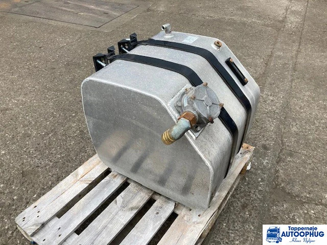 Hydraulik tank aluminum 225L - Hüdrauliline paak - Veoauto: pilt 2 Hydraulik tank aluminum 225L - Hüdrauliline paak - Veoauto: pilt 2