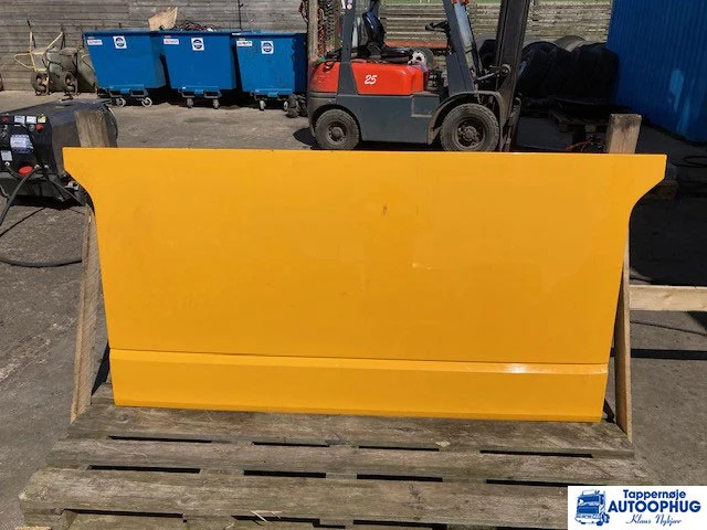 MAN 35.74601-5111 – MAN bagklap - Pealisehitus ja välispind - Veoauto: pilt 1 MAN 35.74601-5111 – MAN bagklap - Pealisehitus ja välispind - Veoauto: pilt 1