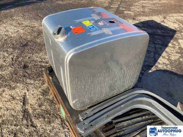 Scania diesel tank 300ltr Scania 2167505 - Kütusepaak - Veoauto: pilt 3 Scania diesel tank 300ltr Scania 2167505 - Kütusepaak - Veoauto: pilt 3