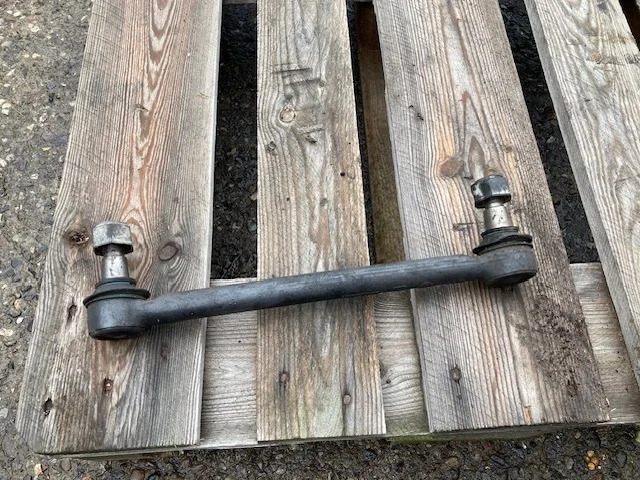 Volvo Anti roll arm – Volvo 23235621 - Stabilisaator - Veoauto: pilt 1 Volvo Anti roll arm – Volvo 23235621 - Stabilisaator - Veoauto: pilt 1
