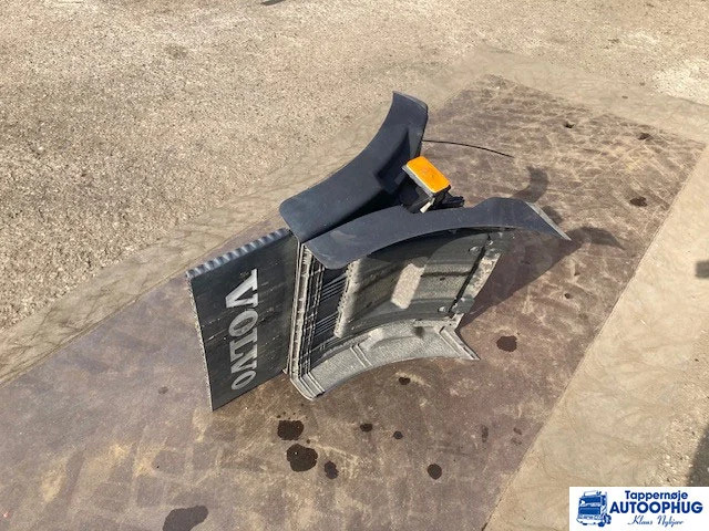 Volvo FH / FM Bagskærme - Pealisehitus ja välispind - Veoauto: pilt 2 Volvo FH / FM Bagskærme - Pealisehitus ja välispind - Veoauto: pilt 2