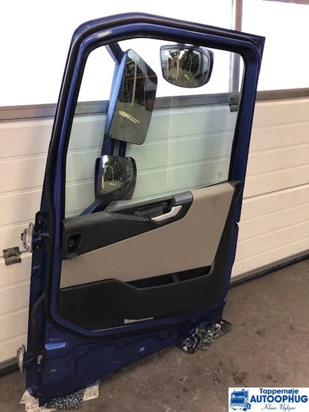 Volvo FH4 dør / door P/N: 82183386 - Pealisehitus ja välispind - Veoauto: pilt 1 Volvo FH4 dør / door P/N: 82183386 - Pealisehitus ja välispind - Veoauto: pilt 1