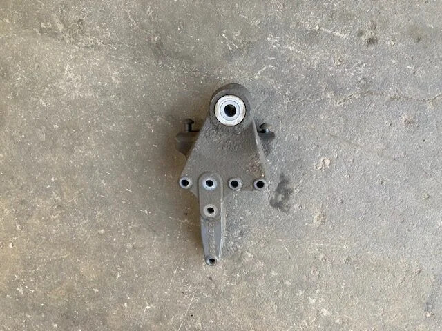 Volvo Front spring anchorage LH – Volvo 21575593 - Vedrustus - Veoauto: pilt 1 Volvo Front spring anchorage LH – Volvo 21575593 - Vedrustus - Veoauto: pilt 1