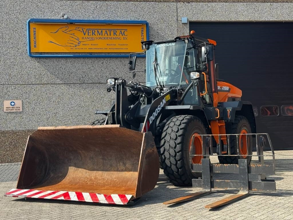 Doosan DEVELON / DOOSAN DL200-7, central lubrication, 202 - Kompaktlaadur: pilt 2 Doosan DEVELON / DOOSAN DL200-7, central lubrication, 202 - Kompaktlaadur: pilt 2