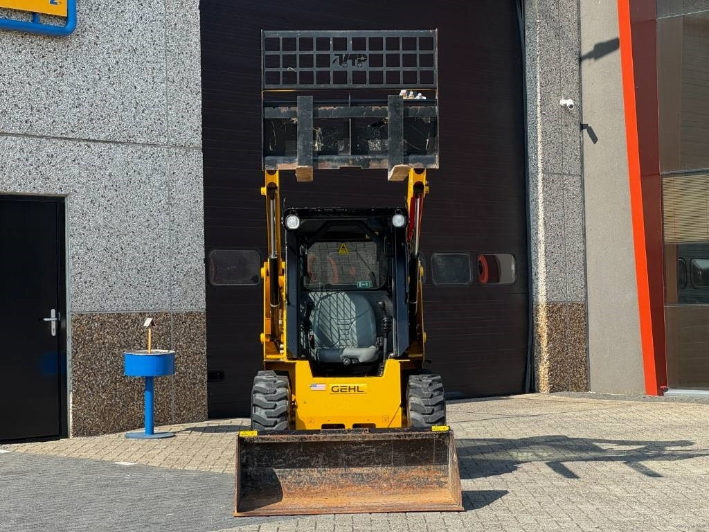 Gehl R135 / Manitou 1350R Skid Steer, 2022 - Kompaktlaadur: pilt 3 Gehl R135 / Manitou 1350R Skid Steer, 2022 - Kompaktlaadur: pilt 3