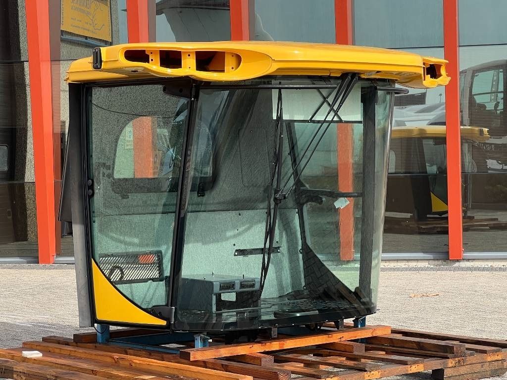 New Holland Cabine - New Holland CR8070, CR8080, CR9070, CR908 - Koristusmasina lisad: pilt 4 New Holland Cabine - New Holland CR8070, CR8080, CR9070, CR908 - Koristusmasina lisad: pilt 4