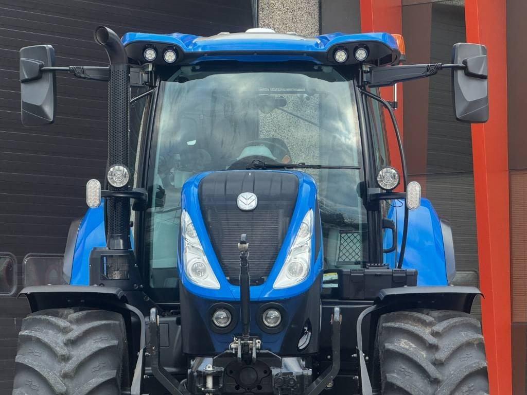 New Holland T7.225AC, frontlinkage, airbrakes, 50k, 2023!! - Traktor: pilt 5 New Holland T7.225AC, frontlinkage, airbrakes, 50k, 2023!! - Traktor: pilt 5