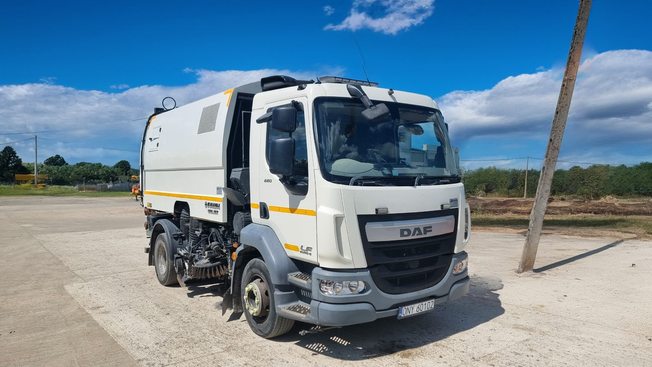DAF LF220 - Tänavapühkimismasin: pilt 1 DAF LF220 - Tänavapühkimismasin: pilt 1