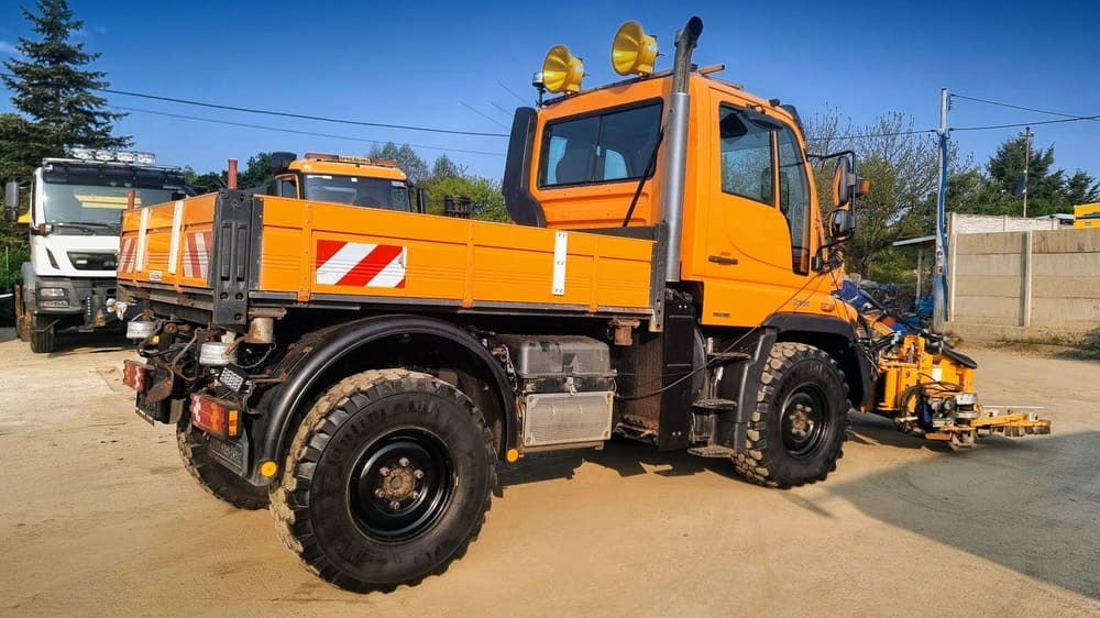 MERCEDES-BENZ Unimog U300 - Kommunaal-/ Erisõiduk: pilt 3 MERCEDES-BENZ Unimog U300 - Kommunaal-/ Erisõiduk: pilt 3