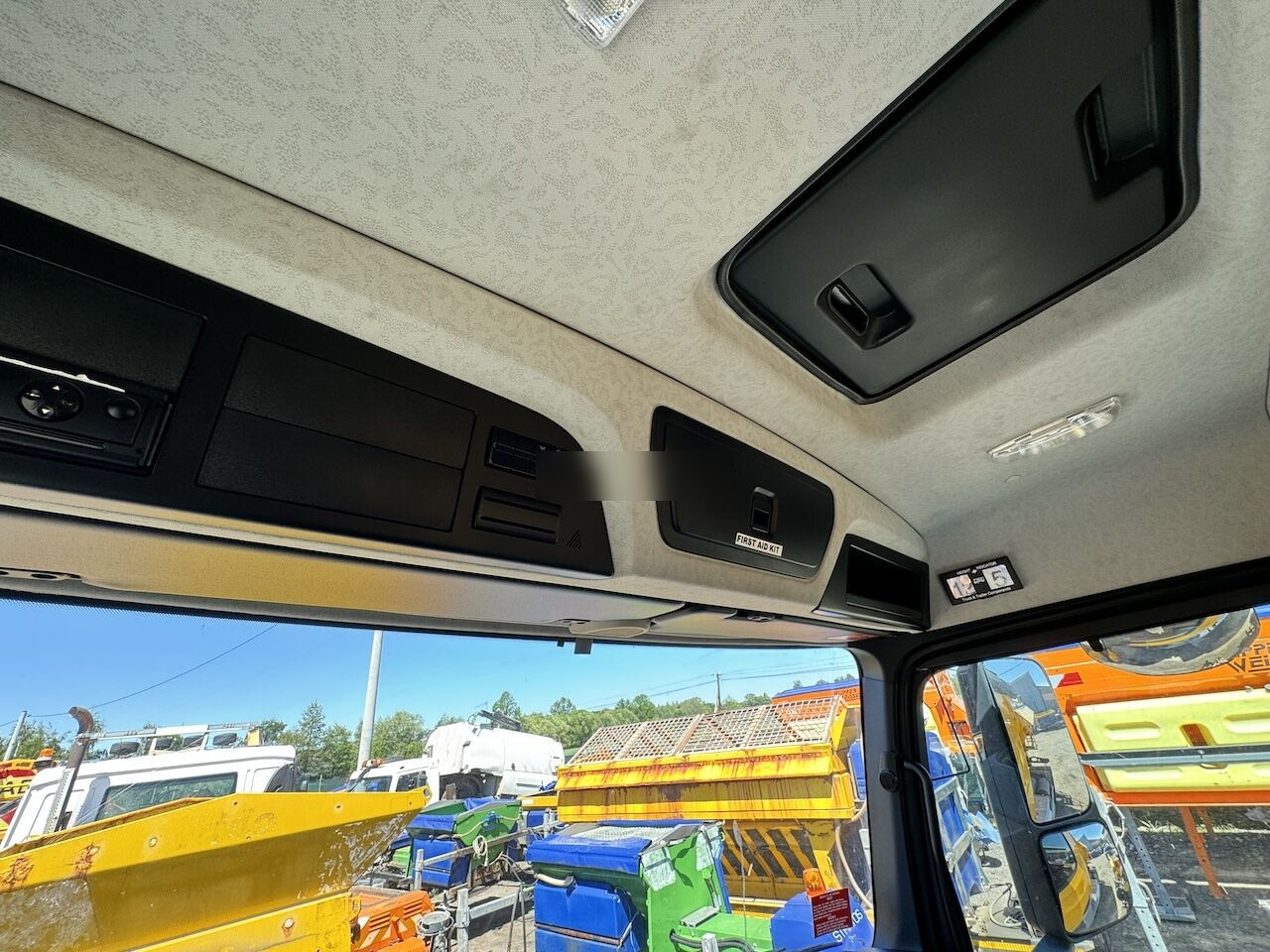 Kommunaal-/ Erisõiduk, Veoauto Mercedes-Benz 1824: pilt 12 Kommunaal-/ Erisõiduk, Veoauto Mercedes-Benz 1824: pilt 12