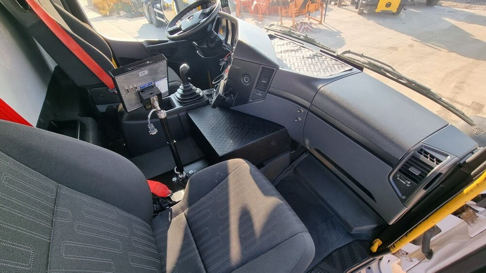 MERCEDES-BENZ AROCS 3243 8x4 | Euro 6 | Piaskarko Solarka Econ 12m³ - Lumekoristusmasina: pilt 2 MERCEDES-BENZ AROCS 3243 8x4 | Euro 6 | Piaskarko Solarka Econ 12m³ - Lumekoristusmasina: pilt 2