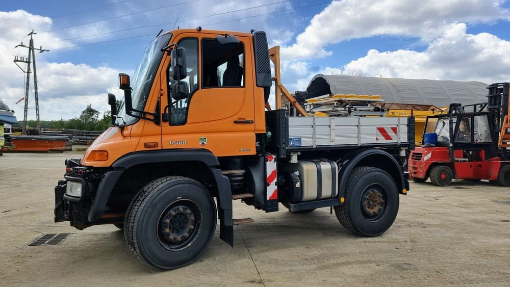 MERCEDES-BENZ Unimog U400 - Munitsipaaltraktor: pilt 4 MERCEDES-BENZ Unimog U400 - Munitsipaaltraktor: pilt 4