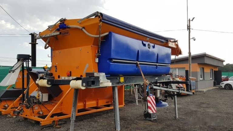 Schmidt Solarko piaskarka SCHMIDT STRATOS 5m3 - Liiva-/ Soolajaotur - Kommunaal-/ Erisõiduk: pilt 4 Schmidt Solarko piaskarka SCHMIDT STRATOS 5m3 - Liiva-/ Soolajaotur - Kommunaal-/ Erisõiduk: pilt 4