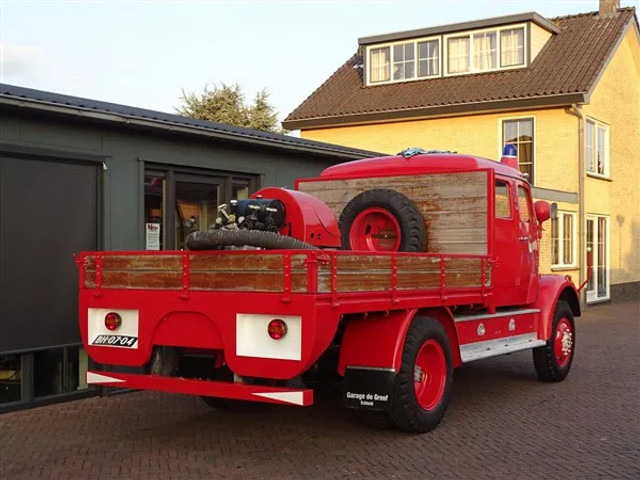 Mercedes-Benz LP 1117 4x4 TURBO Motor Brandweerauto VW motor met Waterpomp in openlaadbak - Tuletõrjeauto: pilt 2 Mercedes-Benz LP 1117 4x4 TURBO Motor Brandweerauto VW motor met Waterpomp in openlaadbak - Tuletõrjeauto: pilt 2