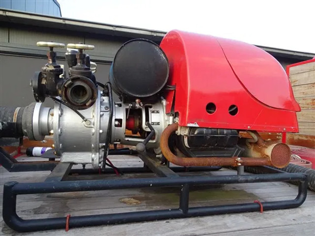 Mercedes-Benz LP 1117 4x4 TURBO Motor Brandweerauto VW motor met Waterpomp in openlaadbak - Tuletõrjeauto: pilt 4 Mercedes-Benz LP 1117 4x4 TURBO Motor Brandweerauto VW motor met Waterpomp in openlaadbak - Tuletõrjeauto: pilt 4