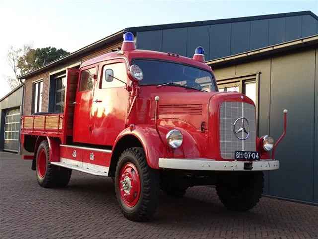 Mercedes-Benz LP 1117 4x4 TURBO Motor Brandweerauto VW motor met Waterpomp in openlaadbak - Tuletõrjeauto: pilt 1 Mercedes-Benz LP 1117 4x4 TURBO Motor Brandweerauto VW motor met Waterpomp in openlaadbak - Tuletõrjeauto: pilt 1