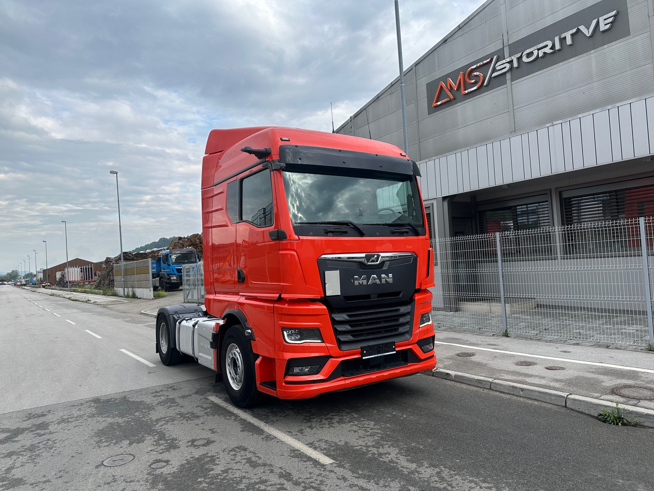 MAN TGX 18.520 4X2 LL Intarder Hydravlika ALU led TV - Sadulveok: pilt 1 MAN TGX 18.520 4X2 LL Intarder Hydravlika ALU led TV - Sadulveok: pilt 1
