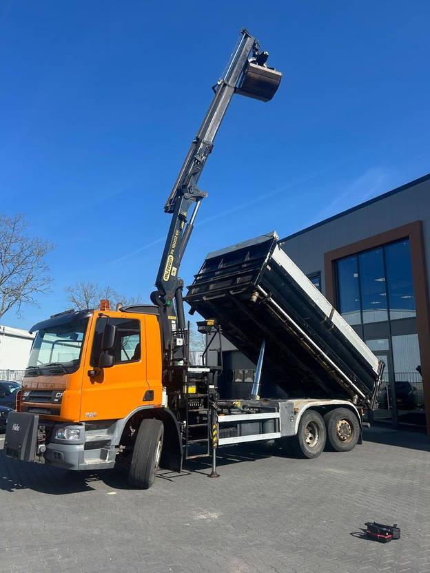 DAF CF 75 CF75 with Palfinger PK18002 Crane 3side Tipper - Kallurauto, Kraanaga veoauto: pilt 1 DAF CF 75 CF75 with Palfinger PK18002 Crane 3side Tipper - Kallurauto, Kraanaga veoauto: pilt 1