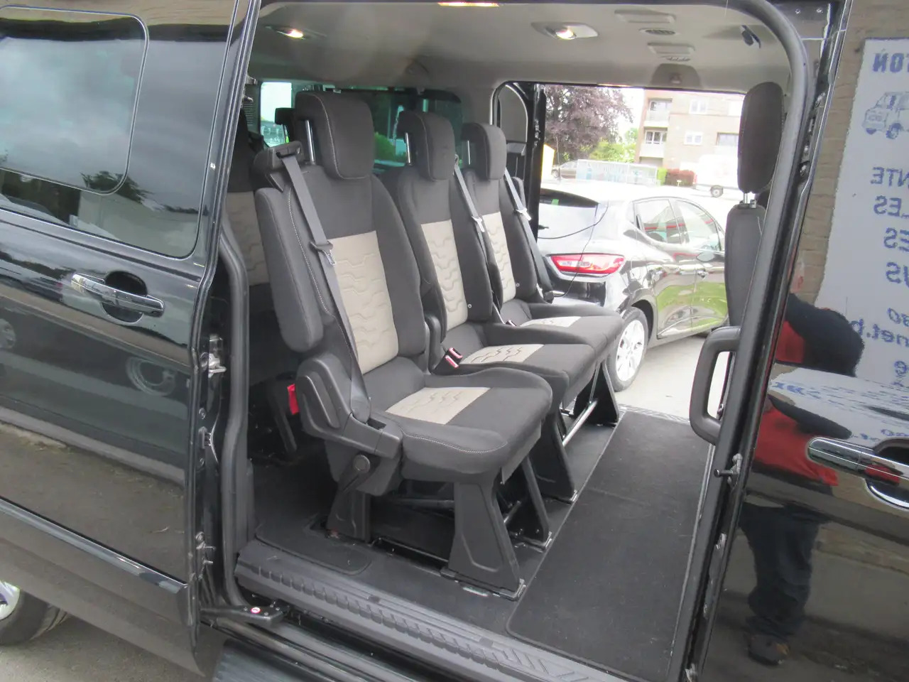 Mikrobuss Ford Tourneo Custom 2.0 TDCi L2H1: pilt 9