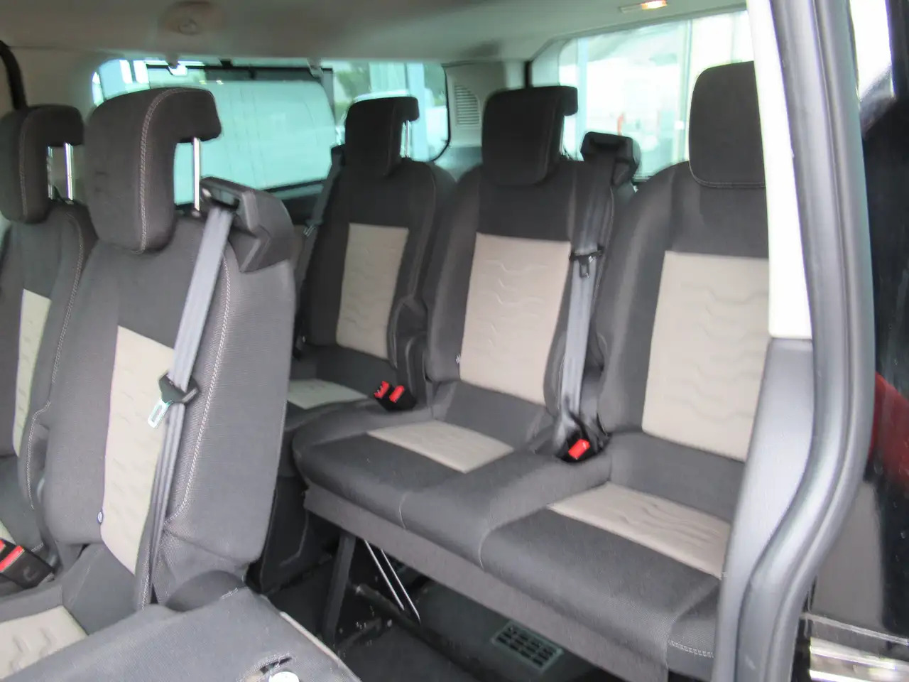 Mikrobuss Ford Tourneo Custom 2.0 TDCi L2H1: pilt 8