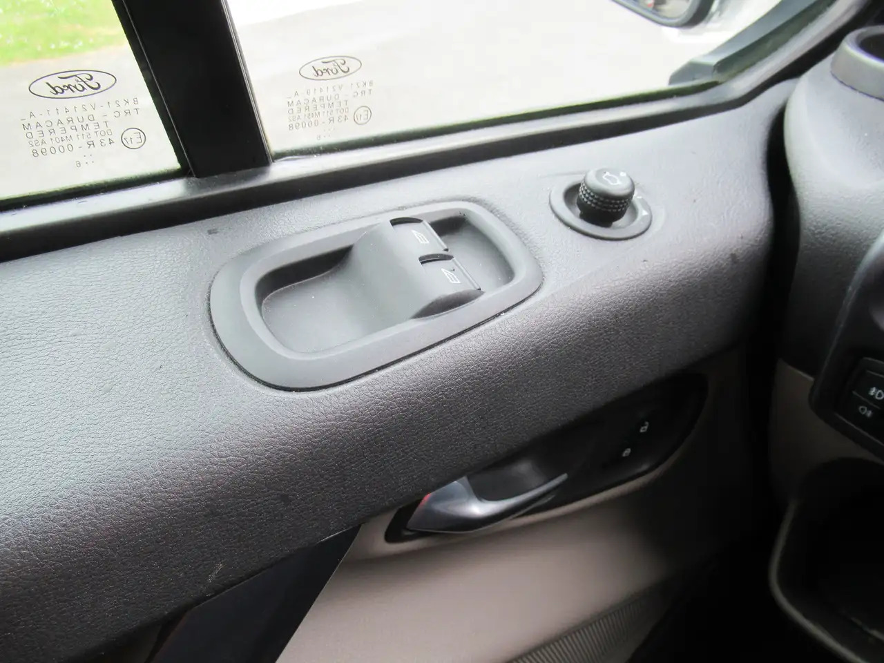 Mikrobuss Ford Tourneo Custom 2.0 TDCi L2H1: pilt 16